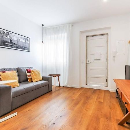 Vita Portucale ! Bright Campo Ourique W/ Terrace Lisbon Luaran gambar
