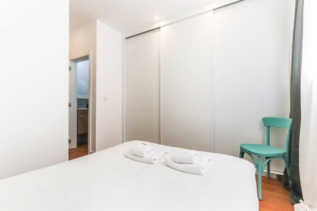 Vita Portucale ! Bright Campo Ourique W/ Terrace Lisbon Luaran gambar
