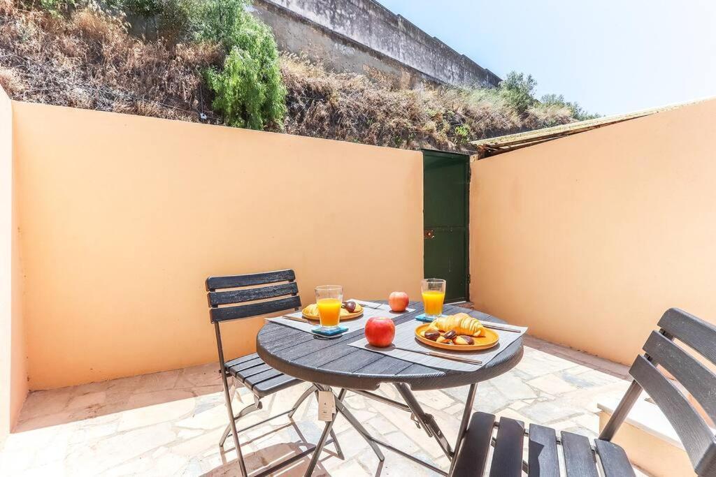 Vita Portucale ! Bright Campo Ourique W/ Terrace Lisbon Luaran gambar